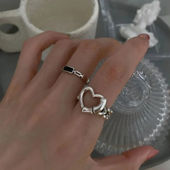 Minimalist 925 Sterling Silver Heart Ring - Picture 3 of 11